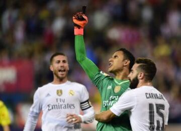 Celebración de Keylor Navas después de parar un penalti.