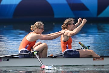 Ymkje Clevering y Veronique Meester, oro en el dos sin femenino. 