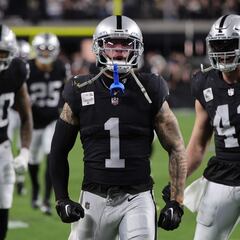 Los Raiders aplastaron 63-21 a los Chargers con récord incluido