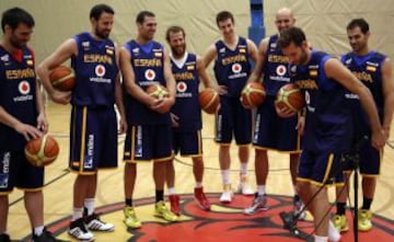 Los jugadores de la selección española, pasaron un buen rato, durante la grabación de un videoclip, para la canción oficial del Mundial de baloncesto, compuesta por el productor musical Carlos Jean