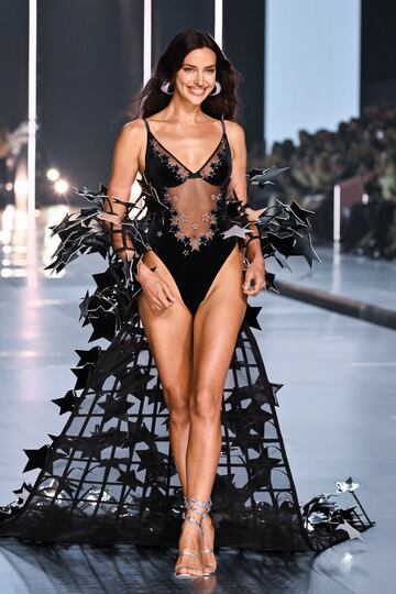 Irina Shayk durante el desfile de Victoria's Secret Fashion Show en Brooklyn.