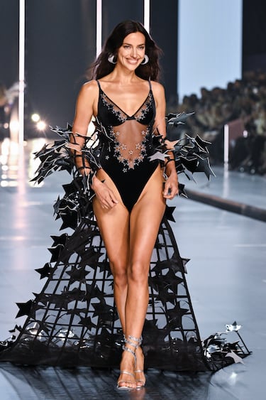 Irina Shayk durante el desfile de Victoria's Secret Fashion Show en Brooklyn.