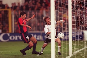 Raúl, justo antes de meter uno de los cuatro goles que le hizo a Austria en Mestalla, en el 9-0 de marzo del 99.