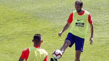 God&iacute;n en la sesi&oacute;n de ayer junto a Montero, su pareja en la despedida ante la afici&oacute;n.