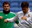 Casillas y Xabi Alonso se ejercitan en el Bernabéu