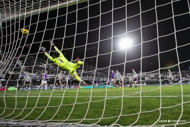 Isma Ruiz: “La Liga es larga y te pintan la cara si te relajas”