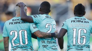 Barcelona celebra uno de los goles anotados ante Fluminense en la Florida Cup.