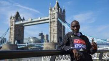 El keniano Eliud Kipchoge, ganador el año pasado en Londres y que es el gran favorito para vencer este domingo. Ataca el récord mundial.