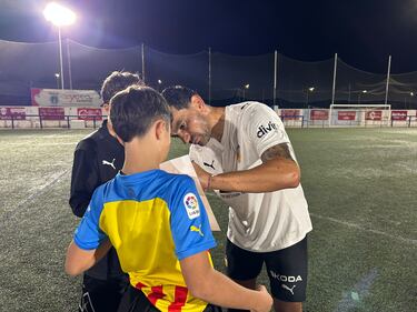 Tino Costa muestra su clase en Ayora