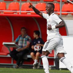 Vinicius dio un recital con Lopetegui en la grada