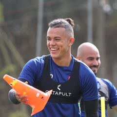 Cucho Hernández a Leo Castro: “Ve tranquilo y triunfa”