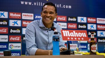 Carlos Bacca fue presentado en La Cerámica como nuevo refuerzo del Villarreal.