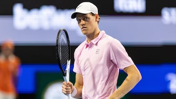 Jannik Sinner, durante su partido contra Alexander Zvereven el Miami Open.
