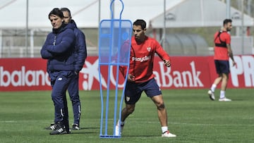 Montella y Ben Yedder en un entrenamiento del Sevilla. 