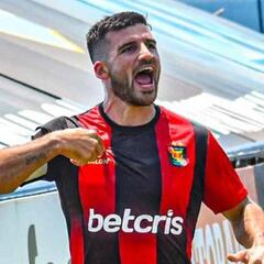 A Cuesta se le moja la pólvora