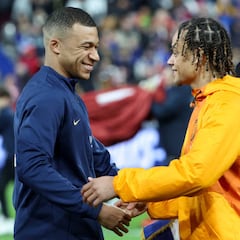 PSG: locura por Xavi Simons