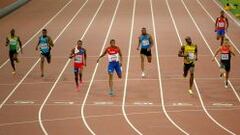 Paseos de Usain Bolt y Gatlin en las series de 200 metros
