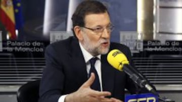 El presidente del Gobierno, Mariano Rajoy, durante su entrevista en el programa "Hoy por hoy" de la cadena SER.