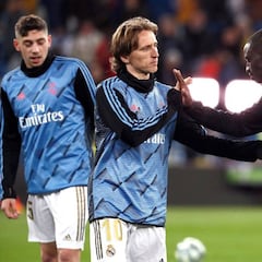 Pitada de la afición del Bernabéu a las explicaciones del VAR