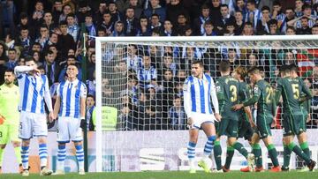 El Betis sobrevive al empuje de la Real y pasa a cuartos