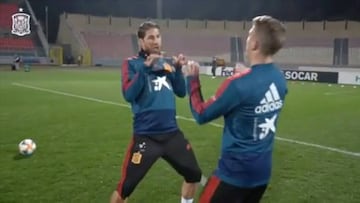 ?Lo har¨¢ en un partido? Ramos marca e imita el 'tiki-tiki, miau-miau' de Ylenia...