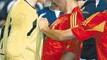 <b>DUROS. </b>El partido se llenó de tánganas, como la de Smith y Sergio García en la imagen.