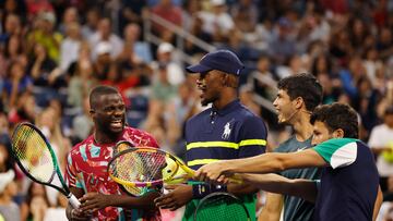 Carlos Alcaraz y Jimmy Butler comparten la pista junto a Frances Tiafoe y Sebastián Yatra.