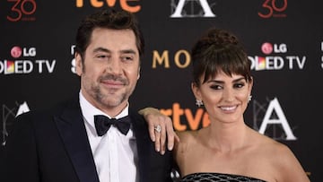 Javier Bardem y Pen谷lope Cruz en la alfombra roja de los Premios Goya 2016