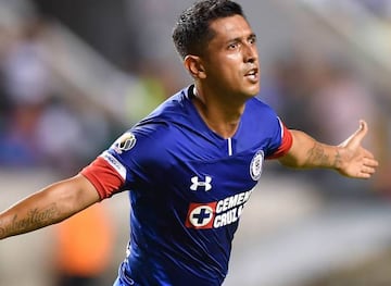 El 'Patrullero' brilló con luz propia en el León, llegó a Cruz Azul y no se achicó. Volante con gran visión de juego y un extraordinario disparo de larga distancia.