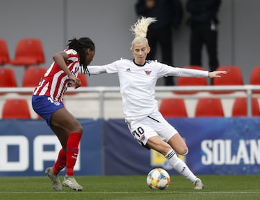 La sueca ha sido la gran galáctica del Tacon en su debut en Primera. La atacante es máxima goleadora (7 dianas) y asistente (8 pases de gol) del futuro Real Madrid Femenino. Su clase y velocidad le hacen destacar más allá de los números. La medalla de bronce con Suecia en el Mundial de Francia es todo un azote por la banda derecha del Tacon, siendo muy desequilibrante. 