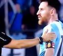 Messi le grita de todo a la cara al árbitro y se va sin tarjeta