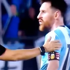 Messi le grita de todo a la cara al árbitro y se va sin tarjeta
