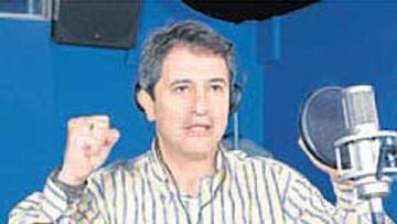 <b>NARRADOR. </b>Manolo Lama, durante el doblaje.
