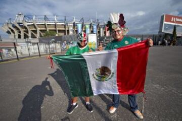 Así vivió la gente el encuentro de eliminatoria mundialista entre la selección mexicana y su similar de Honduras en el Estadio Azteca.