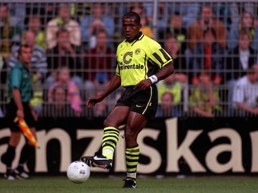 Llegó a Europa con 20 años al Brest tras varios años en Francia fichó por la Juventus en 1990 y jugó para la Vecchia Signora hasta 1994, año que firmó por el Borussia Dortmund.