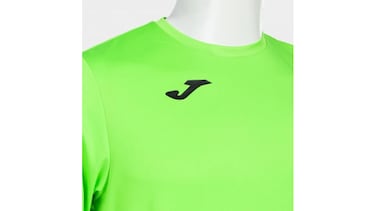 Entrena cómodo y ligero con la camiseta deportiva transpirable que no para de venderse en Amazon