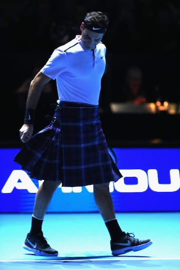 Andy Murray and Roger Federer play in charity match in Glasgow.