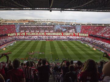 Spectacular tifo mosaic at the Vicente Calderón for Atlético's final official game.