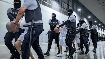 Durante el primer semestre del año, Estados Unidos deportó a más de 250 venezolanos al CECOT de El Salvador. Tras su liberación, todos denuncian tortura.