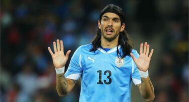 Qué fue del ‘Loco’ Abreu, el mítico delantero uruguayo que jugó en Tigres y Monterrey