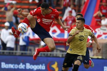 Un par de remates de Freddy Hinestroza, uno de ellos desviado por David González, fue todo lo que puso la visita en los primeros 45 minutos