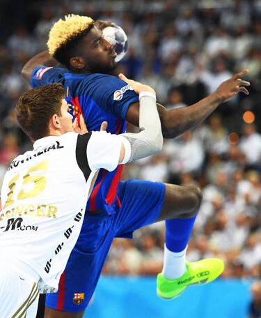El Barcelona estalla por el arbitraje sufrido ante el Kiel