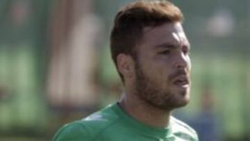 Javi Chica en un entrenamiento con el Real Betis.