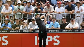 Melbourne (Australia), 30/11/2024.- Joaquin Niemann tees off on the 1st hole on day four of the ISPS HANDA Australian Open at Kingston Heath Golf Club in Melbourne, Australia, 01 December 2024. EFE/EPA/CON CHRONIS AUSTRALIA AND NEW ZEALAND OUT