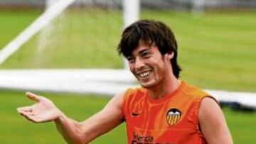 <b>MUY CONTENTO. </b>David Silva, en el entrenamiento vespertino de ayer en Paterna.
