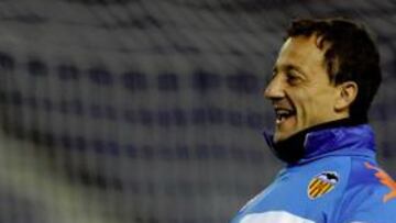 Unai Emery no podrá contar con César lesionado y deja fuera a Dealbert y Navarro