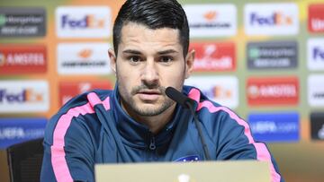 Vitolo en rueda de prensa antes de la Europa League.