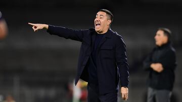 Efrain Juarez head coach of Pumas during the round of 16 first leg match between Pumas UNAM and LD Alajuelense as part of the CONCACAF Champions Cup 2025, at Olympic Universitario Stadium on March 04, 2025 in Mexico City, Mexico.