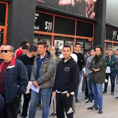 Los valencianistas recogen su tesoro: la entrada para la final de Copa