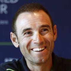 Valverde hace historia en la Vuelta a España